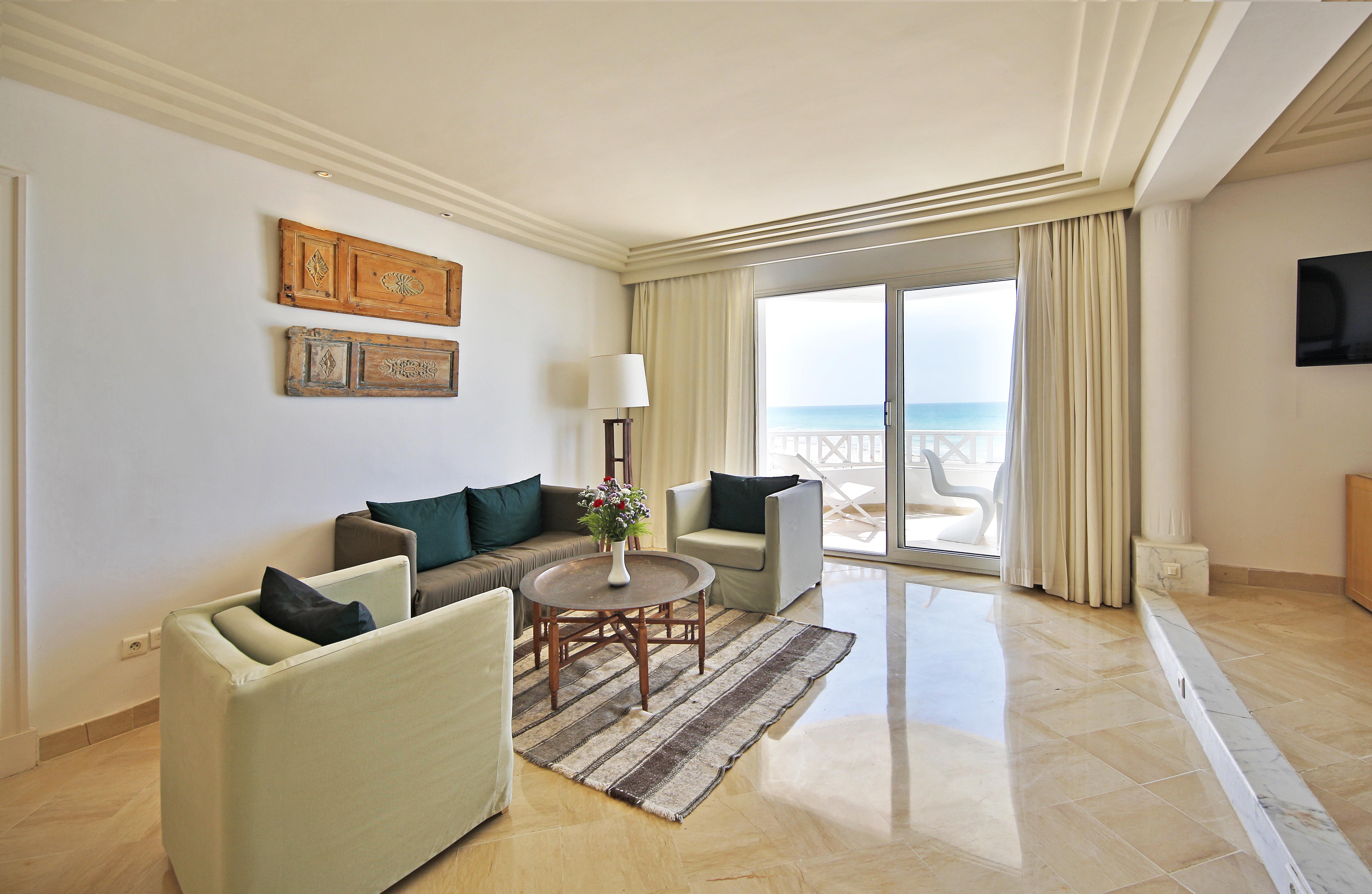 Radisson Blu Palace Resort & Thalasso, Djerba Mezraia Luaran gambar A living room at the resort