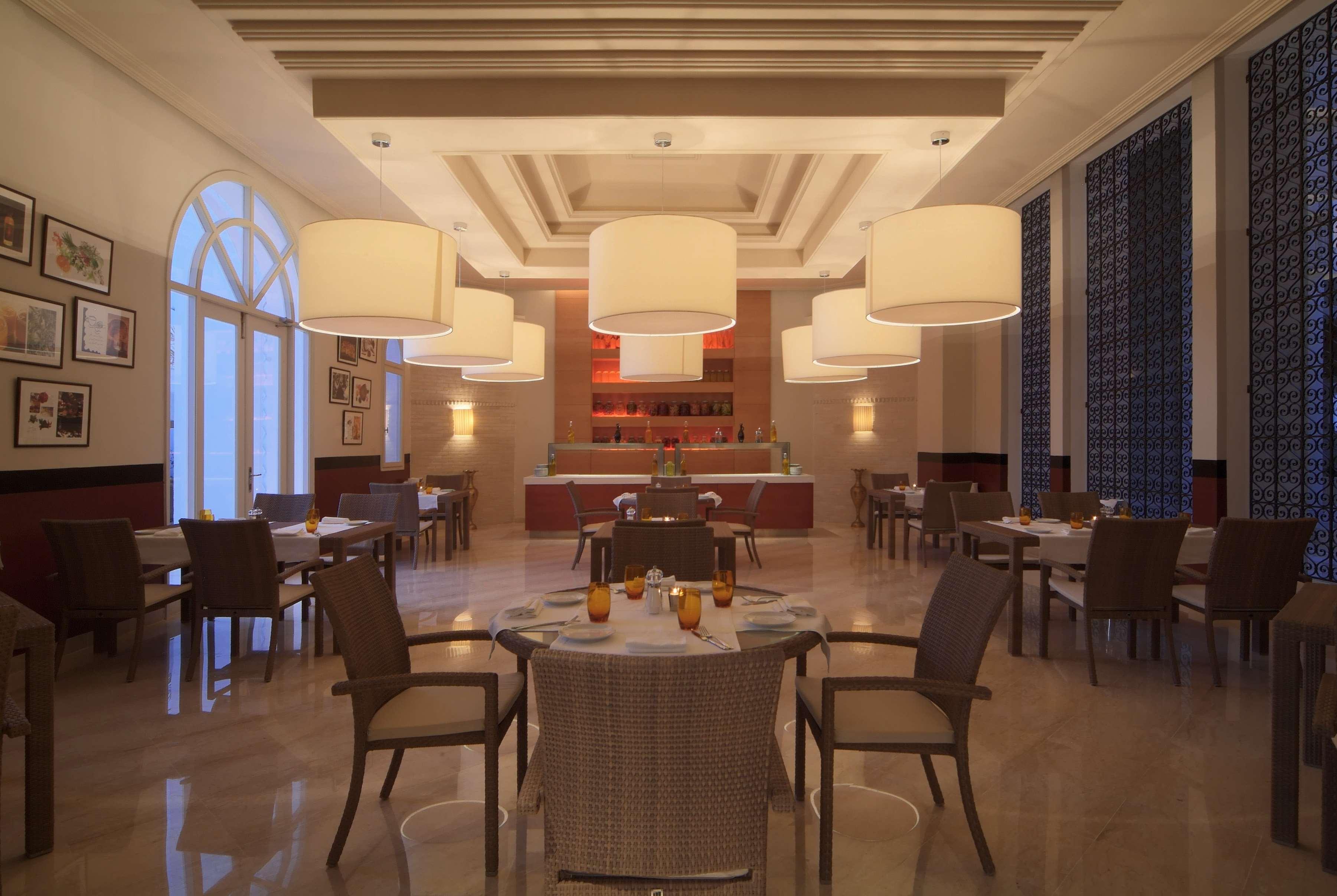 Radisson Blu Palace Resort & Thalasso, Djerba Mezraia Restoran gambar The restaurant