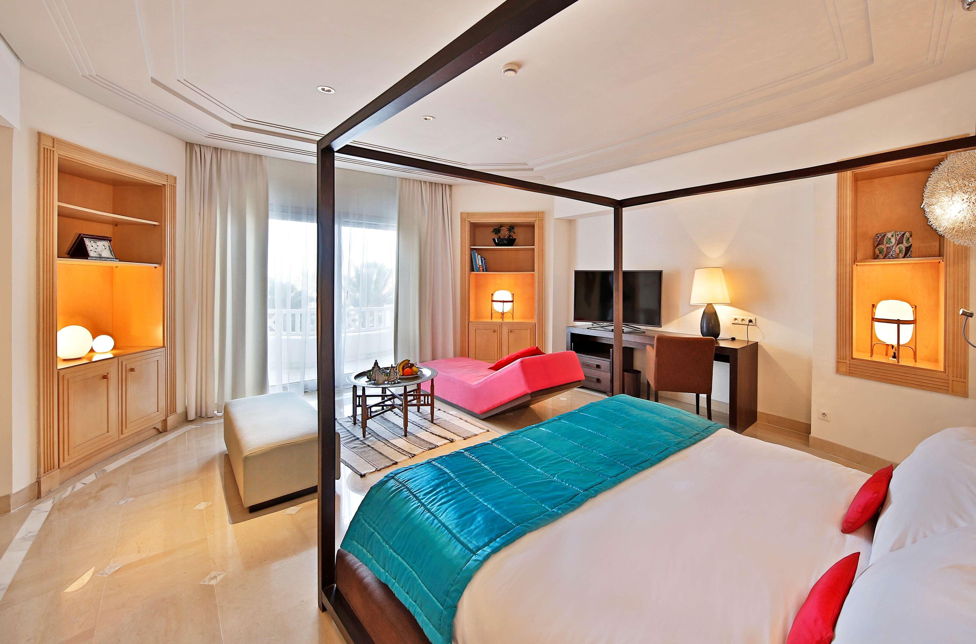 Radisson Blu Palace Resort & Thalasso, Djerba Mezraia Luaran gambar Suite