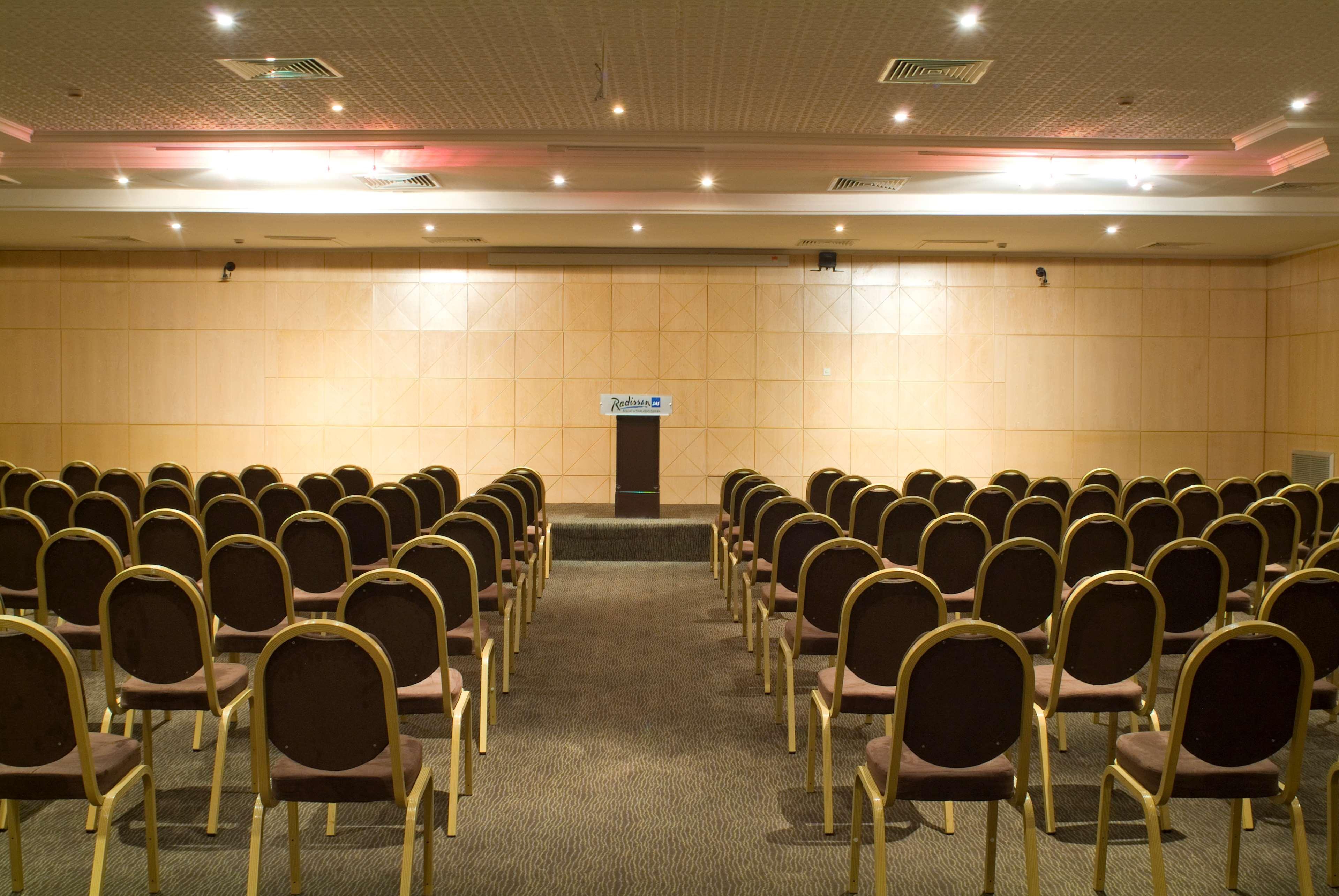 Radisson Blu Palace Resort & Thalasso, Djerba Mezraia Luaran gambar The main conference room