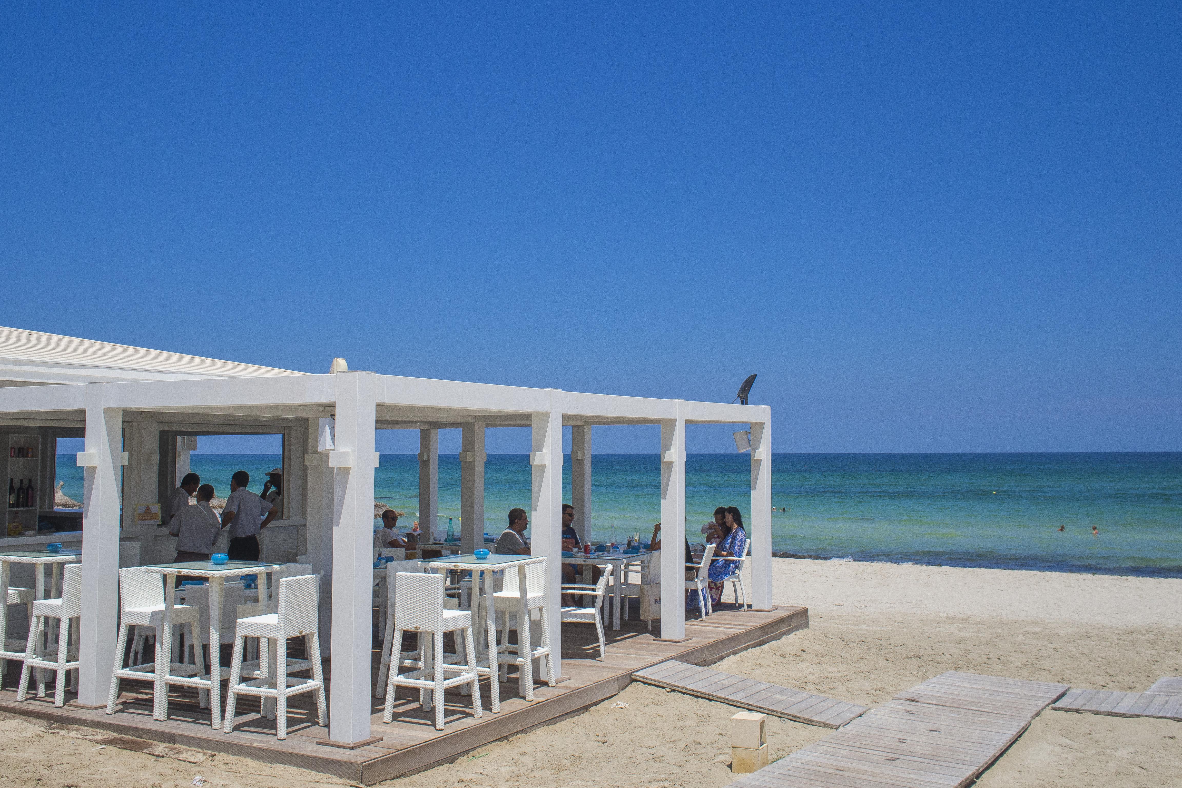 Radisson Blu Palace Resort & Thalasso, Djerba Mezraia Luaran gambar Beach in Torre del Greco