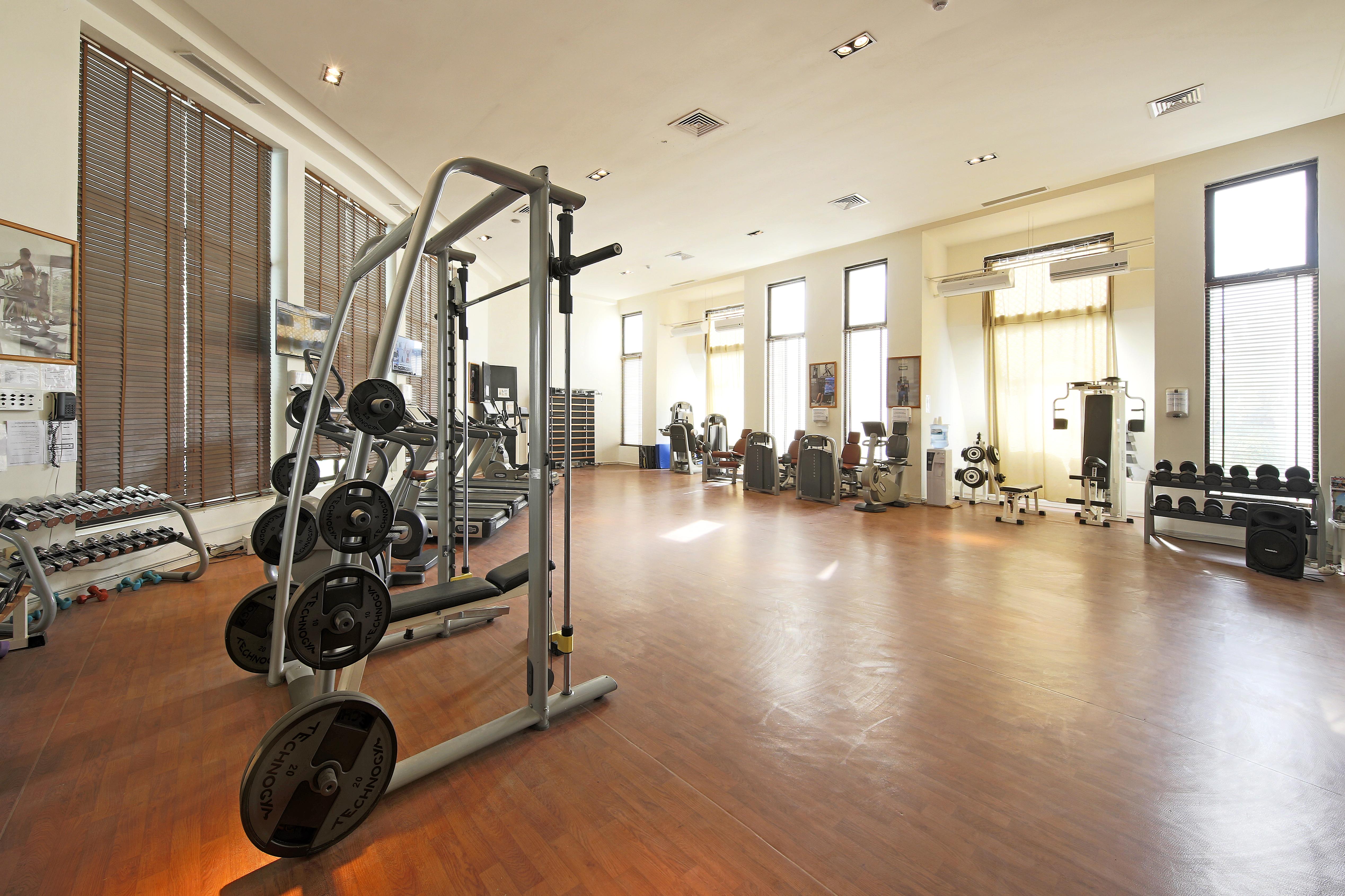 Radisson Blu Palace Resort & Thalasso, Djerba Mezraia Luaran gambar The gym at the hotel