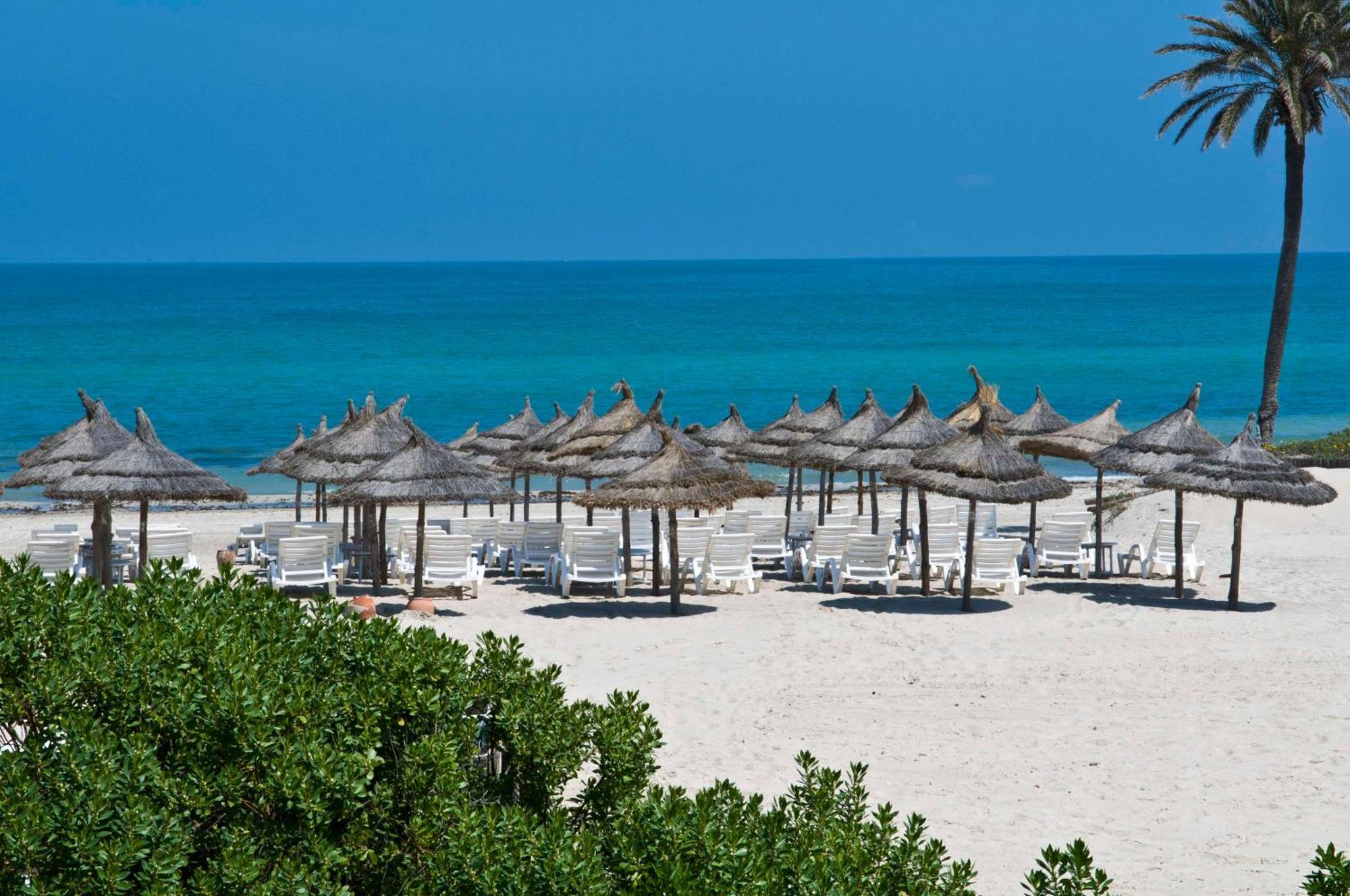 Radisson Blu Palace Resort & Thalasso, Djerba Mezraia Luaran gambar Beach in La Paloma