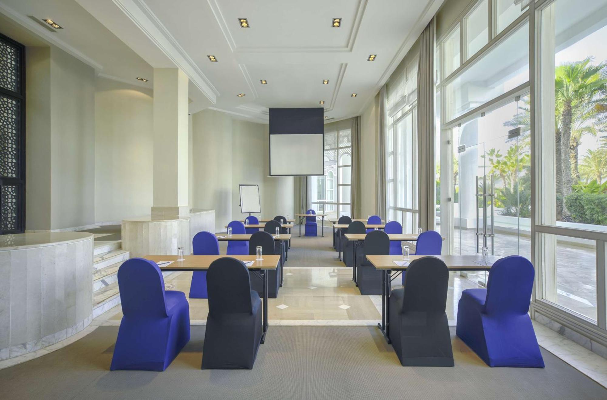 Radisson Blu Palace Resort & Thalasso, Djerba Mezraia Luaran gambar Meeting room